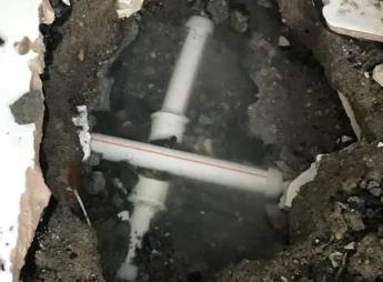 察哈尔右翼后阳台漏水维修公司为您分享楼上楼下漏水怎么处理